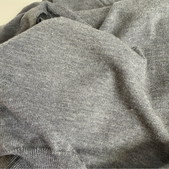 Vintage Harry Rosen L Extra Fine Italian Merino Wool Men's Gray V-Neck Sweater - Picture 7 of 12